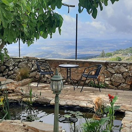 צפת Relaxed Garden Apartment With Galilee Sea View 1 מראה חיצוני תמונה
