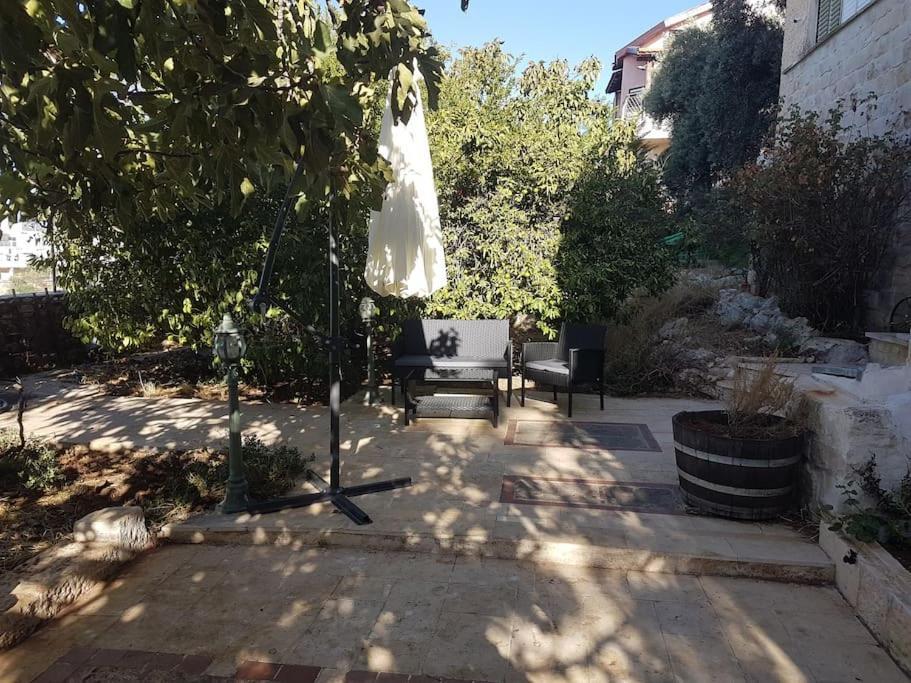 צפת Relaxed Garden Apartment With Galilee Sea View 1 מראה חיצוני תמונה