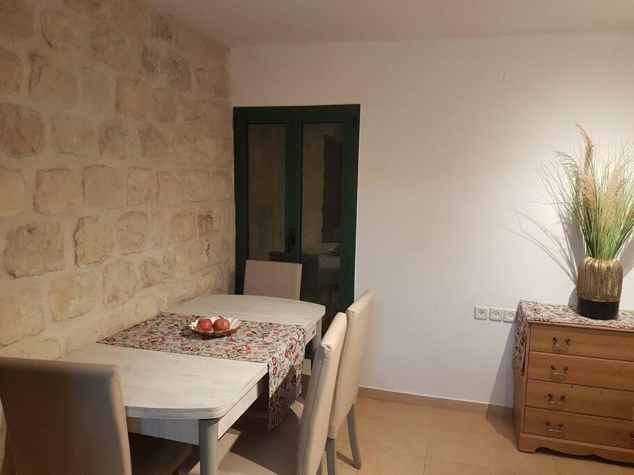 צפת Relaxed Garden Apartment With Galilee Sea View 1 מראה חיצוני תמונה